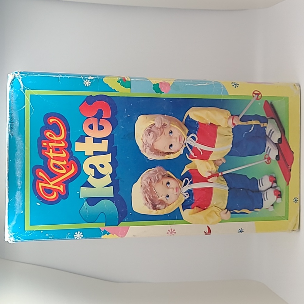 VINTAGE Katie Skates